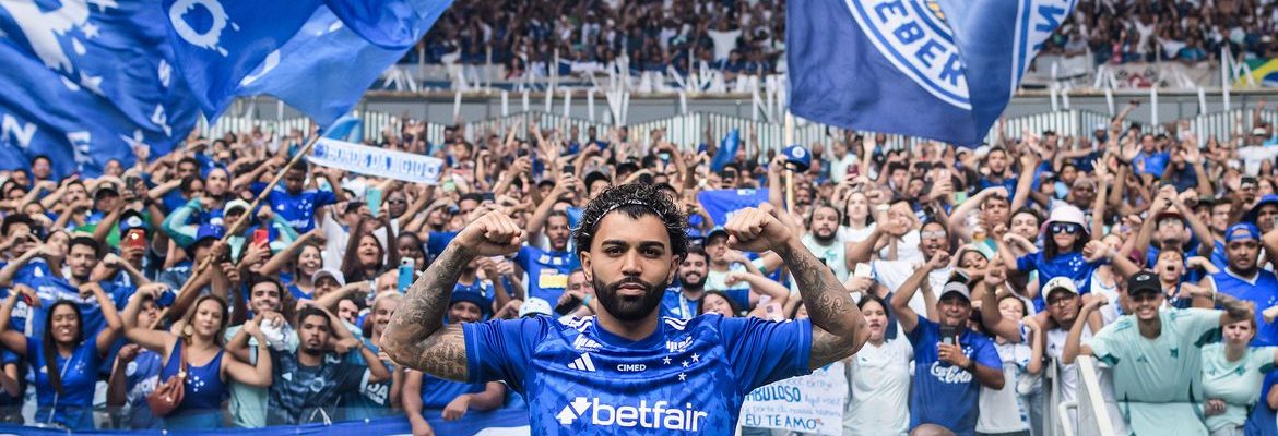Gabigol é apresentado pelo Cruzeiro em um Mineirão lotado