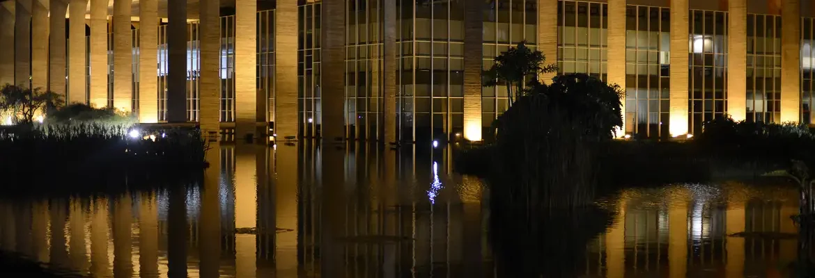 Governo brasileiro condena bombardeios em zona humanitária de Gaza