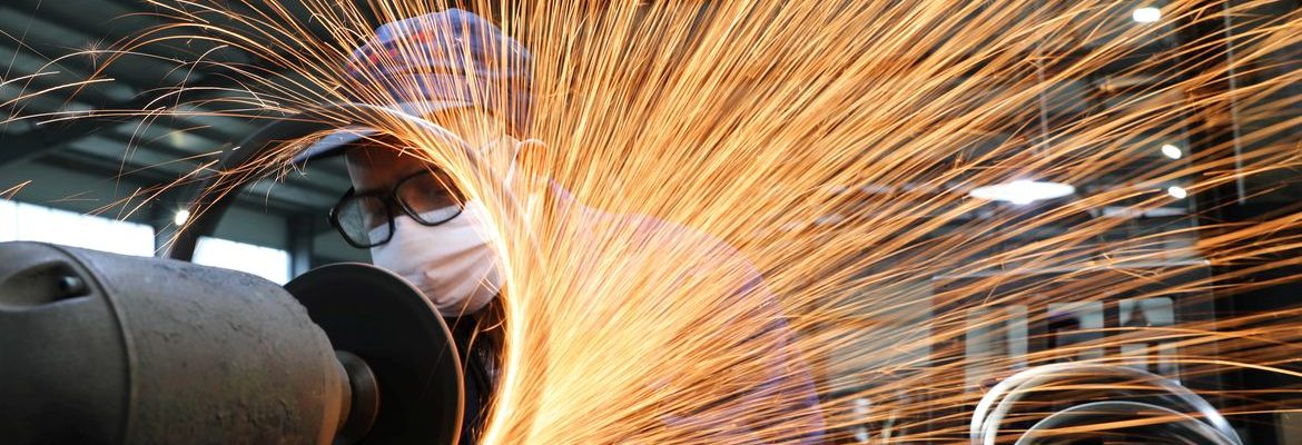 Produção da indústria brasileira recua 0,6% em novembro